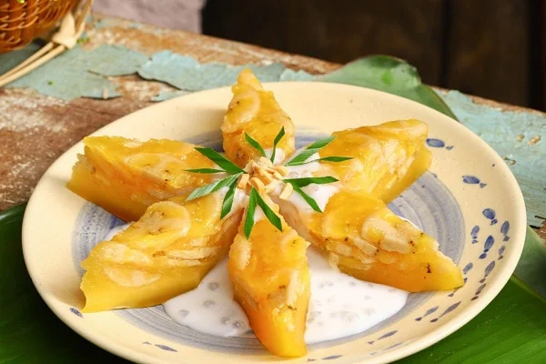 Bánh chuối hấp dẻo thơm quyện cùng cốt dừa béo ngậy