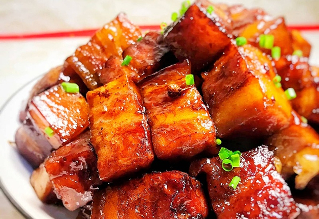 Thịt kho tàu miền Bắc đậm đà màu cánh gián