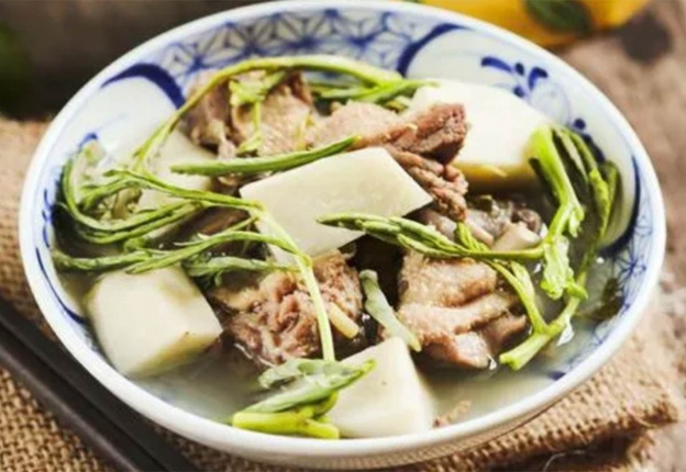 Vịt om sấu rau rút thơm lừng giòn ngon