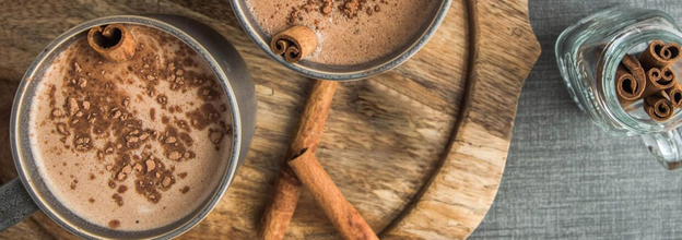 Mùi quế nồng nàn giúp món cacao nóng thêm phần ấm áp