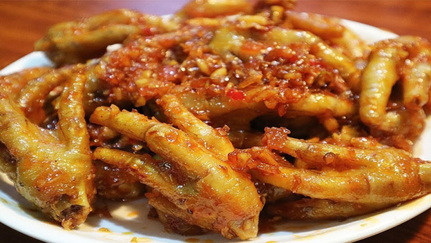 Chân gà chiên mắm cay giòn là món nhậu tuyệt vời