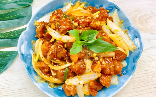 Gà chiên mắm hành tây ngọt thơm vị rau củ